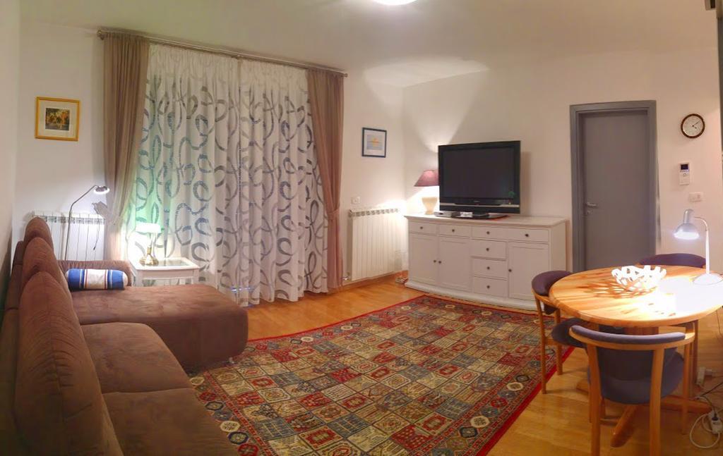 Apartma Brand New *